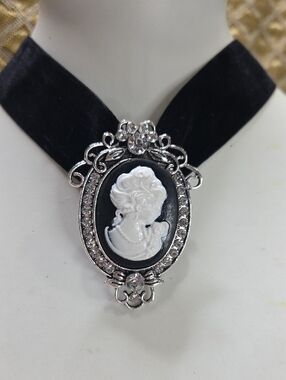Vintage-Inspired Black Velvet Cameo Brooch Choker Necklace